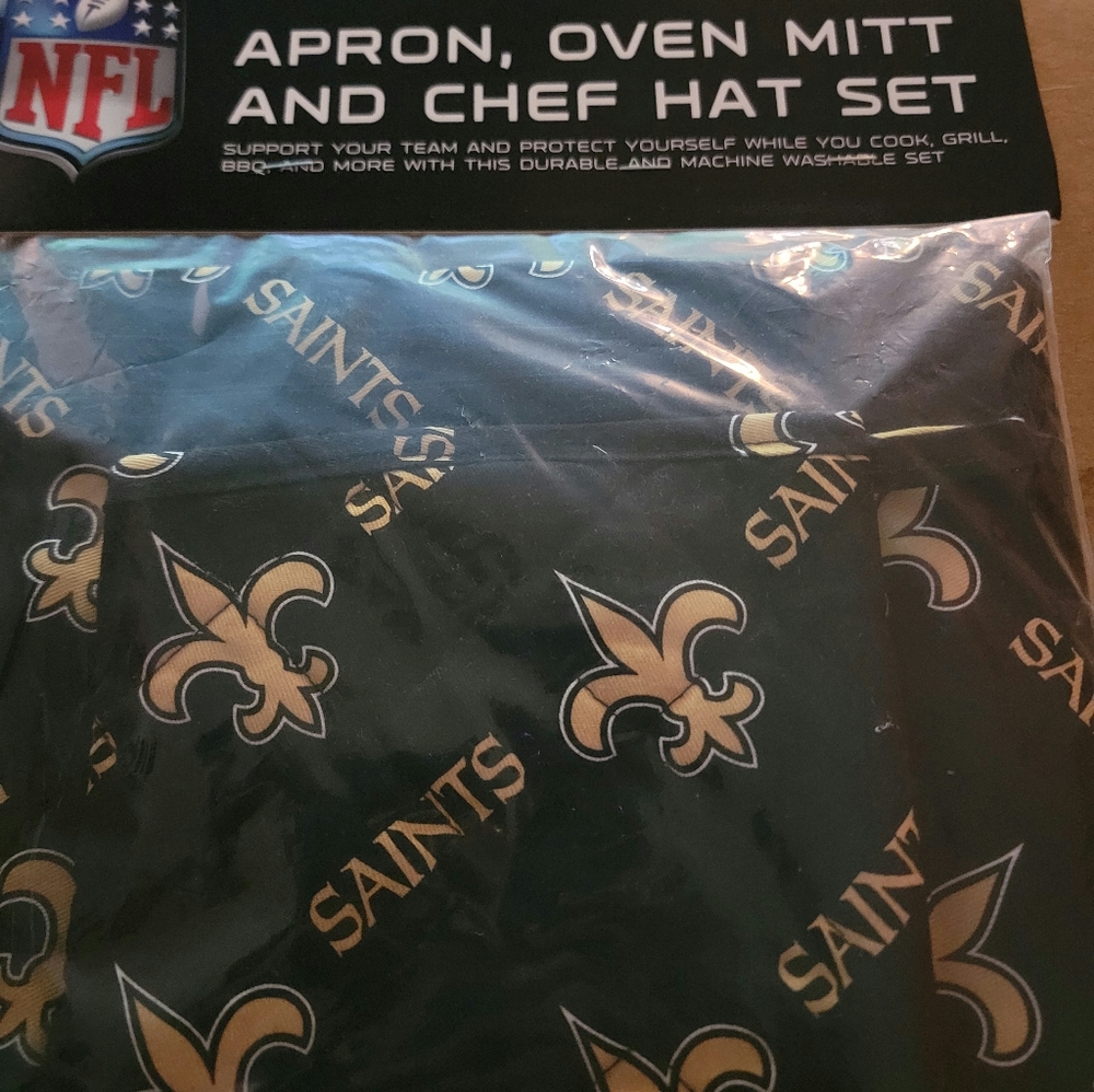 NO SAINTS ALLOVER LOGO APRON CHEF HAT OVEN MITTEN SET REPRESENT